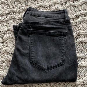 BASIC BLACK SKINNIES